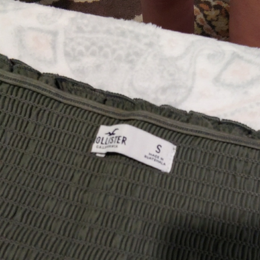 Hollister crop top!